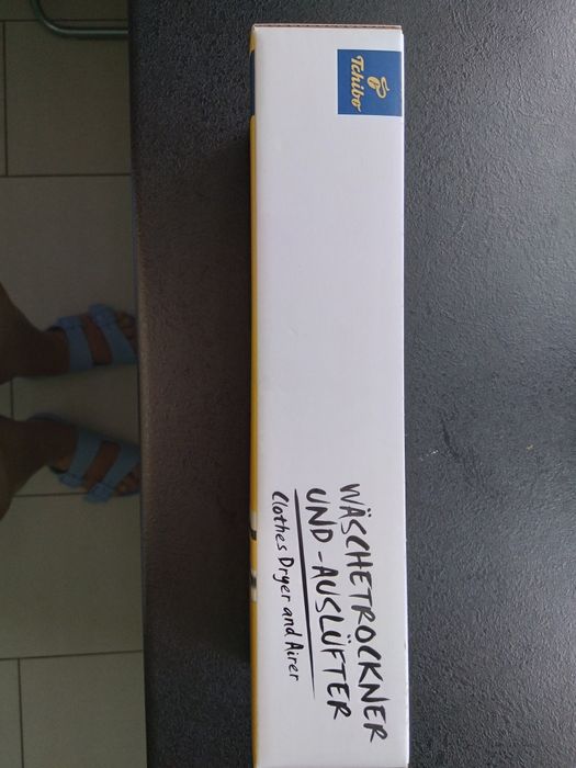 Wieszak lazienkowy do suszenia odzieży marki TCHIBO.
