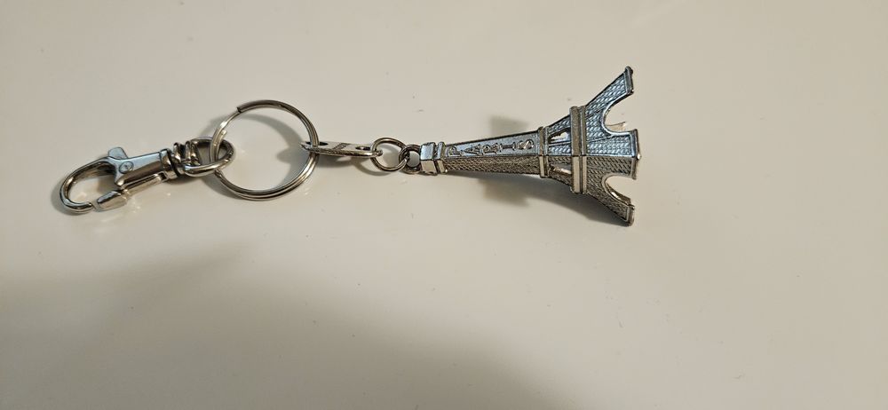 Breloczek z wieżą Eiffla Paris