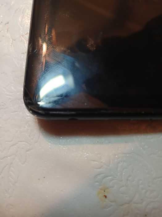 Самсунг s8 тріщини.