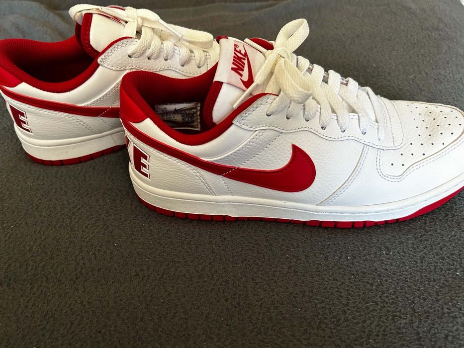Biało czerwone buty Nike