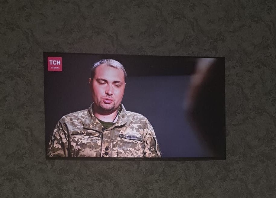 Samsung 50” AU7100 4K Smart TV (UE50AU7100) – гарний стан