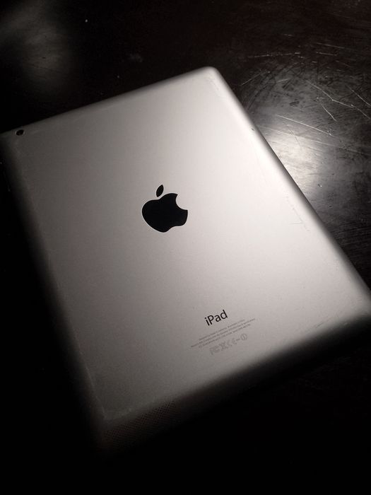 Продам планшет iPad 4 32 gb !