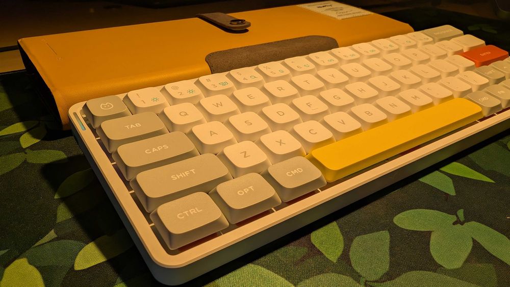 Nuphy Air60 V2 Ionic White, Cowberry (45gf), +cover