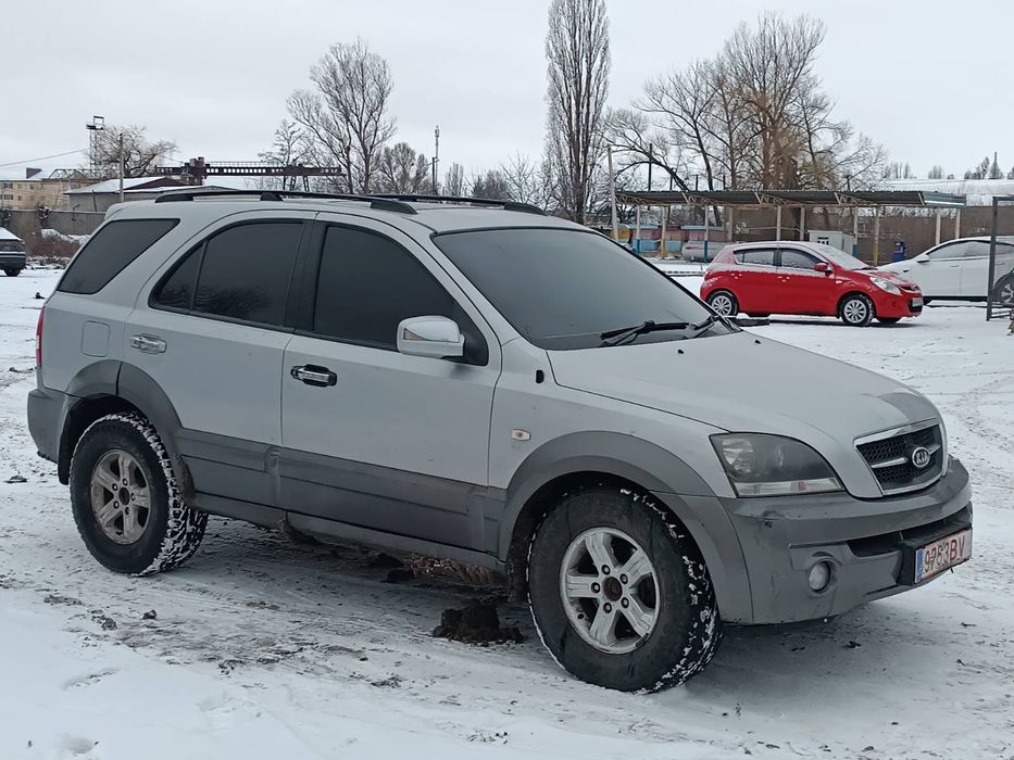 Продам кия сорента 4х4. На полном ходу . Строчно