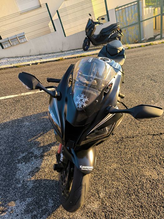 Moto Kawasaki ninja zx10r