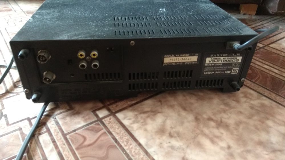 видеомагнитофон Akai VS-R120EDG