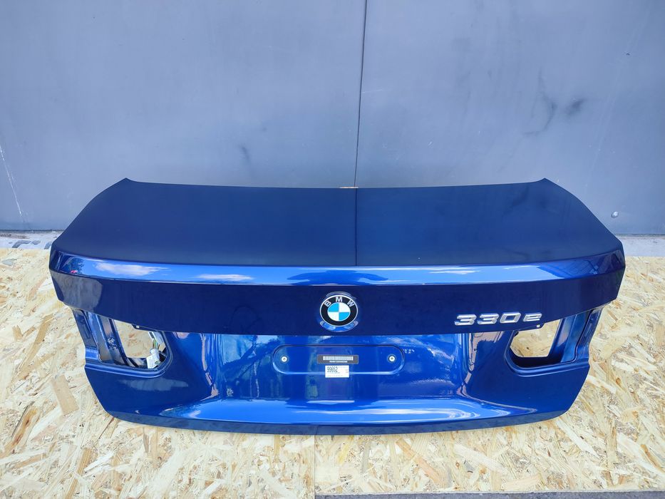 Крышка багажника BMW F30 цвет C10