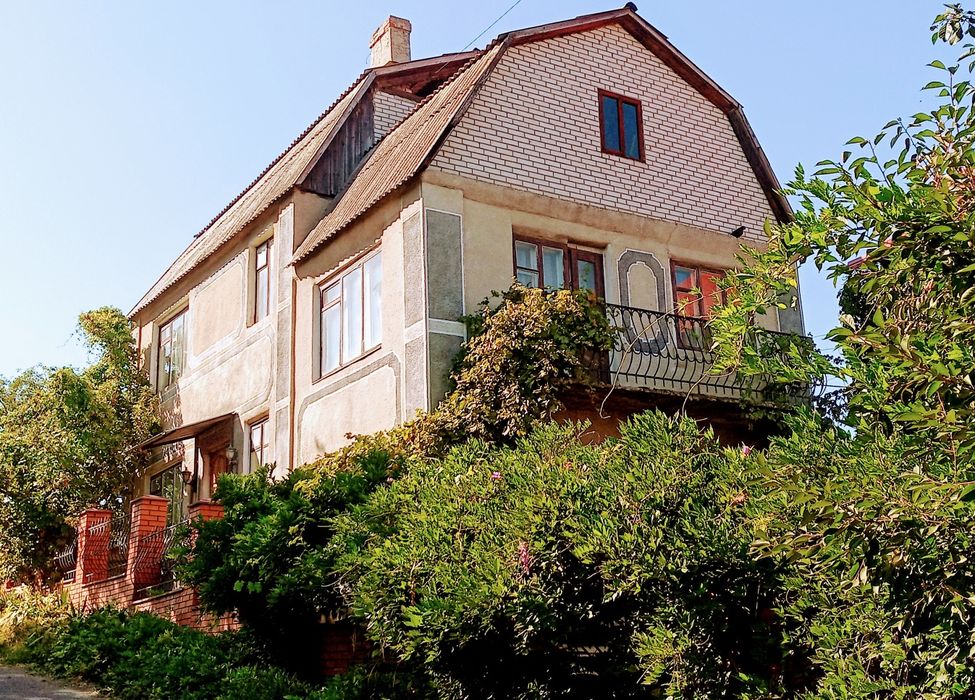 Продам жилий двоповерховий будино.