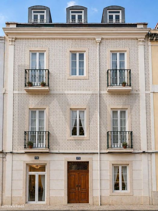 T1+2 com Charme Lisboeta e 75 m2 | Junto às Amoreiras, Lisboa