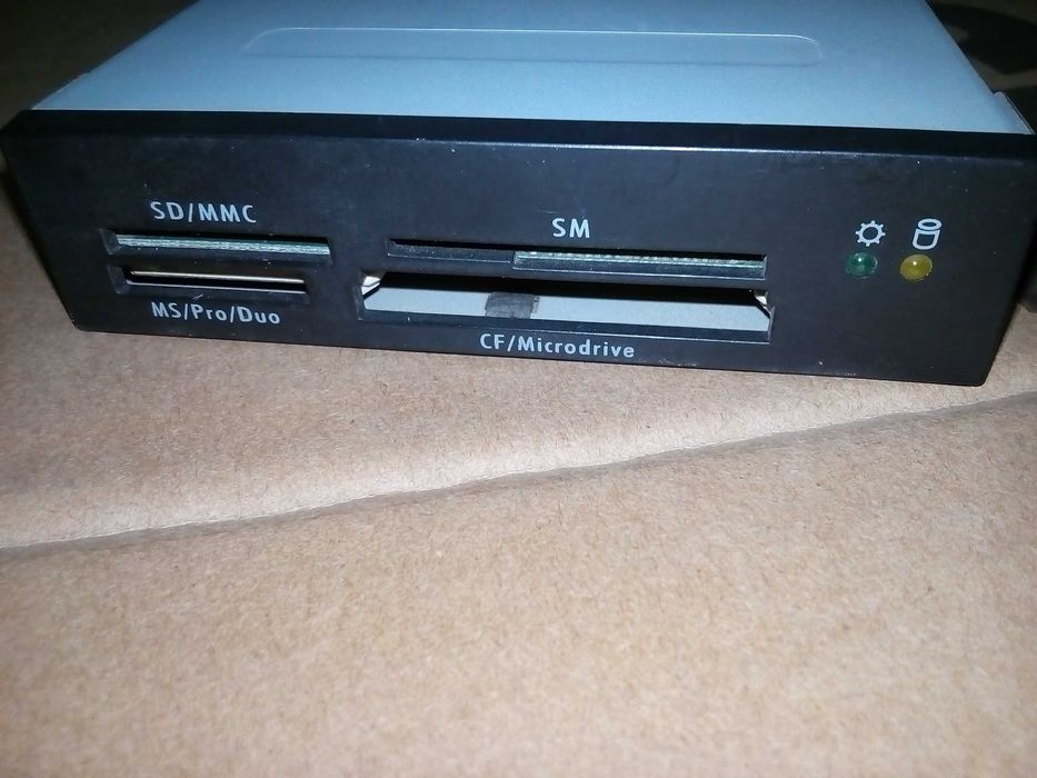 картридер для ПК|компьютера, 3,5 '' встраиваемый в системный блок.