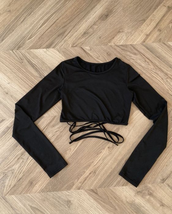 Топ з відкритою спиною