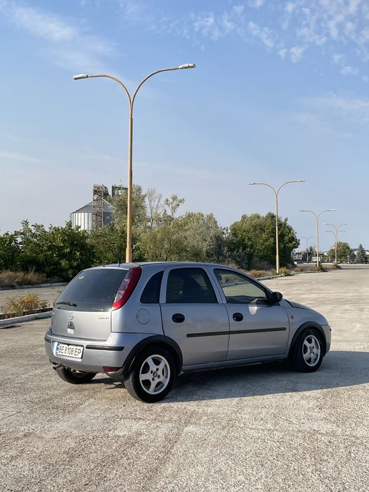 Opel corsa 2004 року
