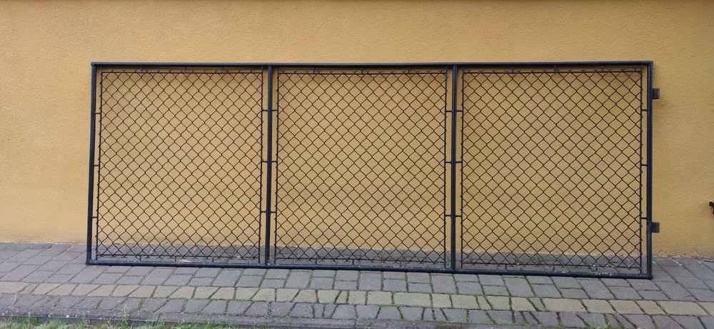 Sprzedam bramę wjazdową z zawiasami