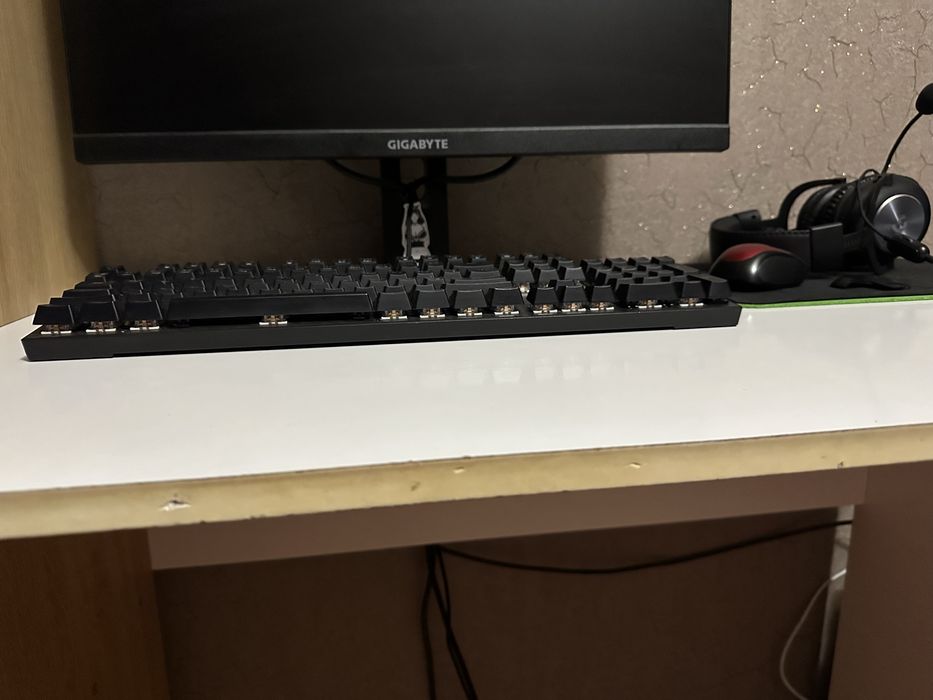 Письменный стол