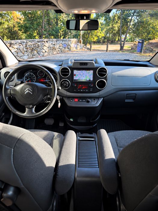 Citroën Berlingo Multispace 1.6 BlueHDi 100 cv | Caixa Automática | 5 Lugares | Modutop/Panorâmico | GPS foto 3