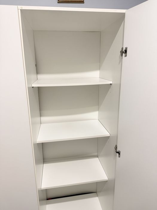 Szafa biała trzydrzwiowa