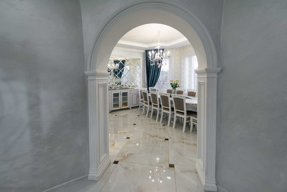 Особняк 280,0 м кв. сучасний ремонт, меблі, техніка, 0,18га.