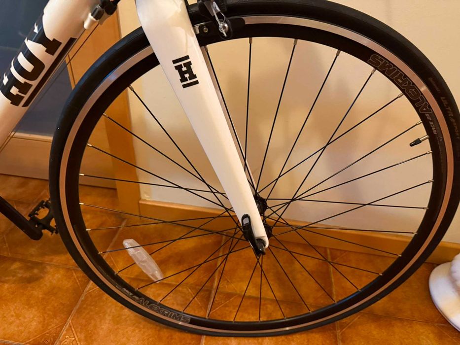 Bicicleta Hoy Sa Calobra .001 branco usado pouco