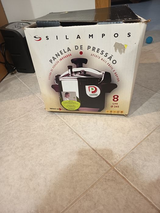 Panela de pressão de 8litros,, inox, marca Silampos.