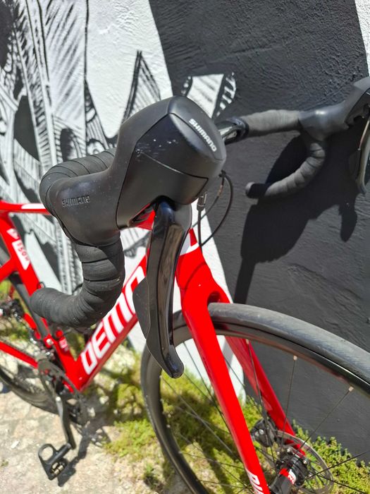 Bicicleta de estrada Dema