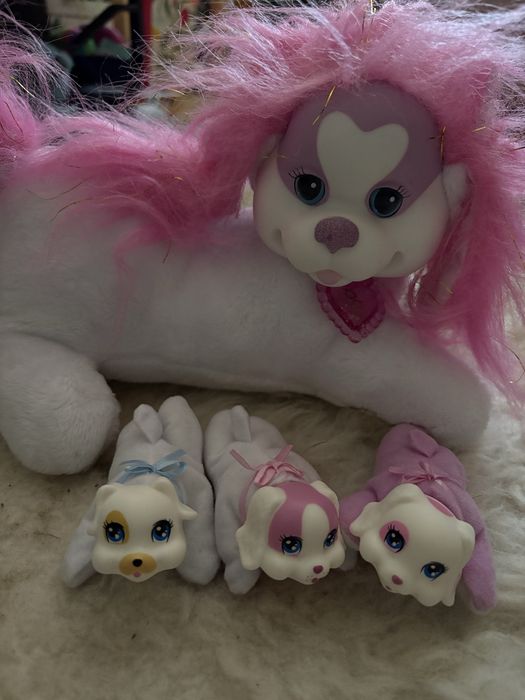 Puppy Surprise Mandy psia mama i 3 szczeniaczki