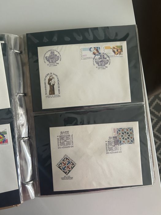Coleçao de envelopes com selos