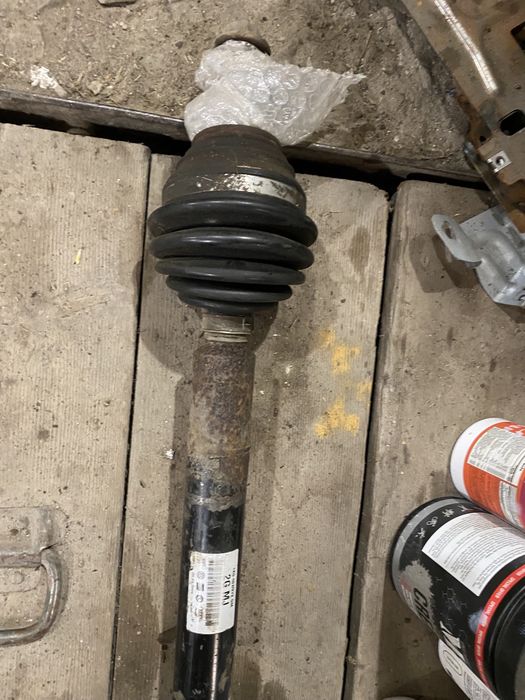 Піввісь Полуось передняя правая vw 1ko407272