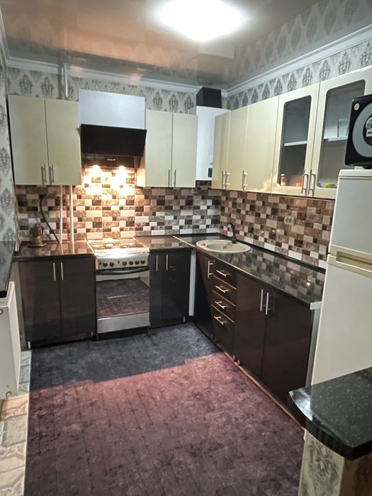 Подобова (посуточно) оренда квартири(центр, біля фонтана) вул.Миру 29.