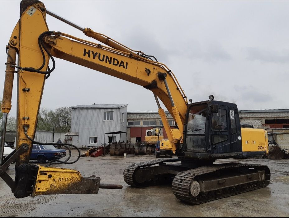 Продам Экскаватор гусеничный Хундай 250Lc 2008г.в.