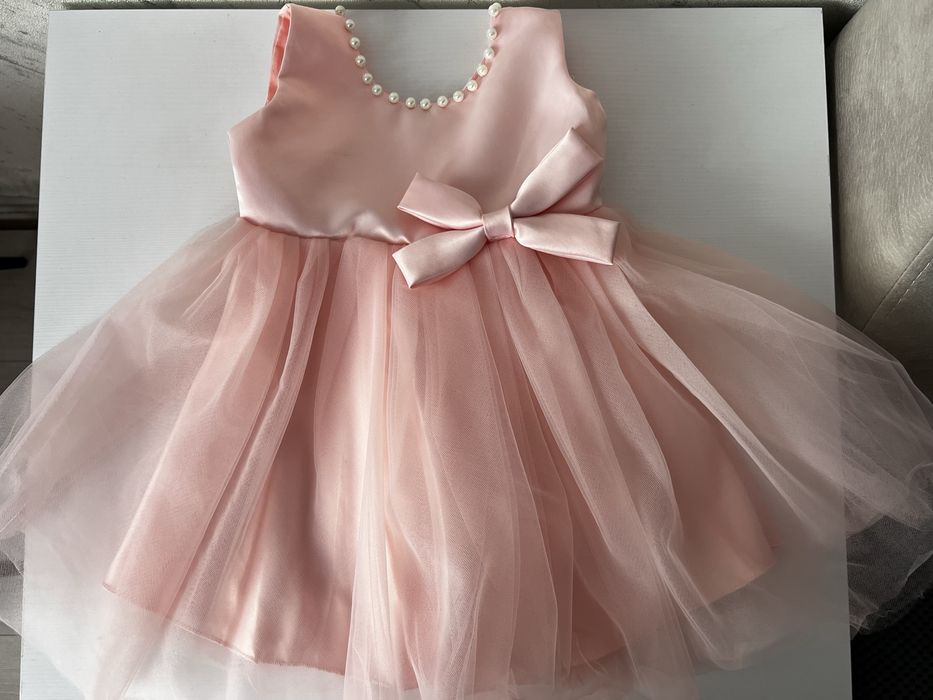 Дівчача святкова сукня