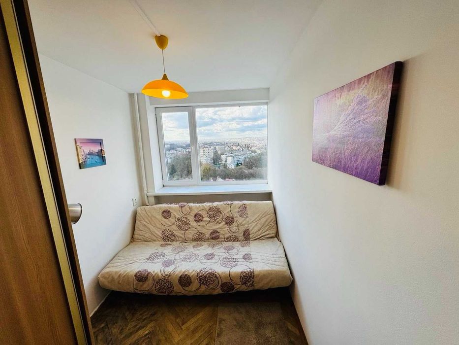 Оренда кімнати в гуртожитку сімейного типу.