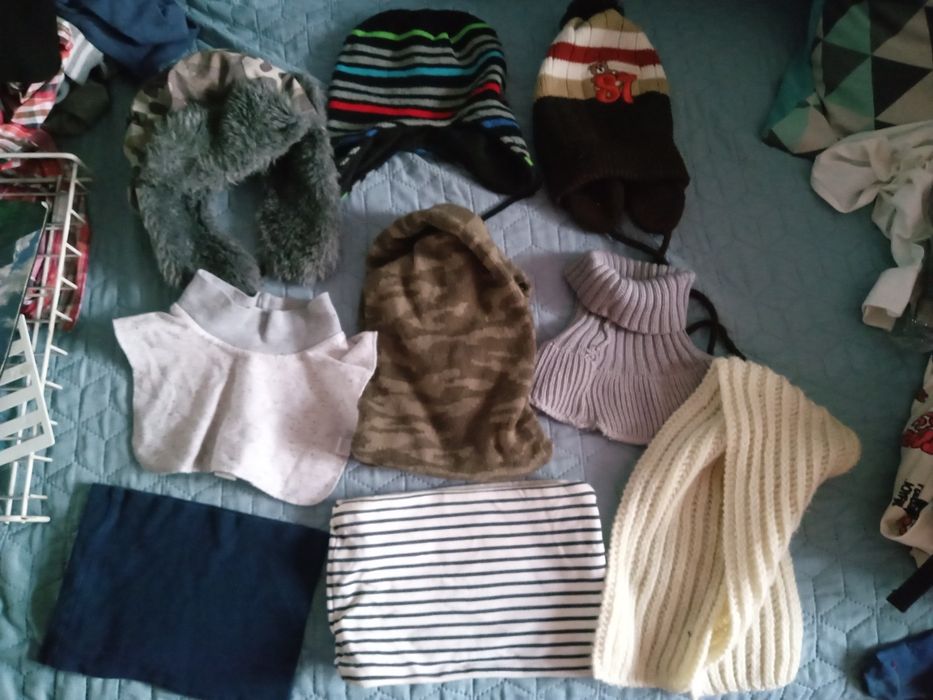 Zestaw 3 czapki, 3 kominy, 2 polgolfy, szal r.3-5