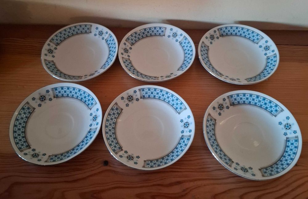 Pires / Pratos Diversos de Porcelana Café e Chá - Conjuntos e Individuais ( Impecáveis )