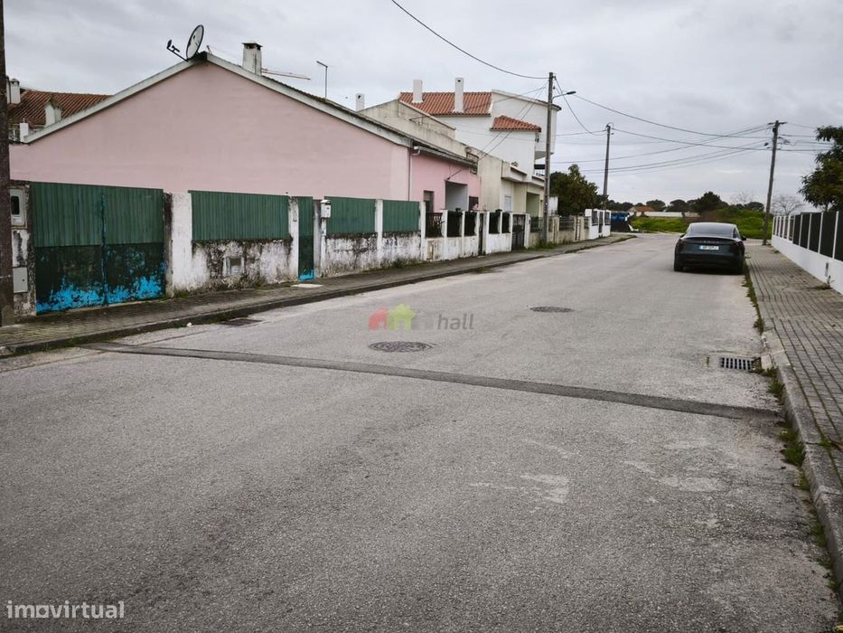Terreno de  448m2 c/ projeto aprovado - Santo António da Charneca