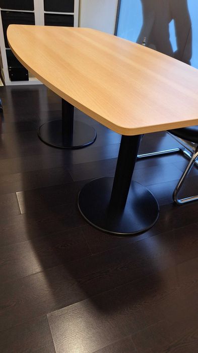 Mesa de escritório praticamente nova