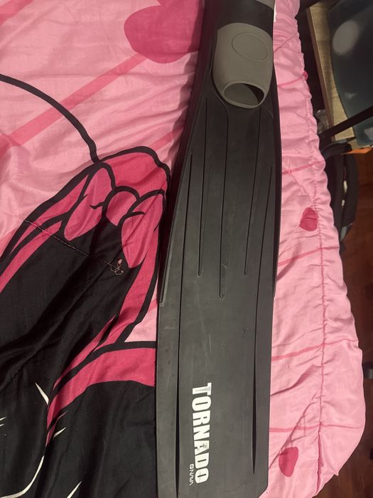 Barbatanas da marca nava tornado