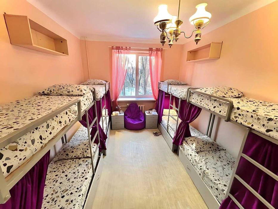 Хостел Печерська! Легко дістатись без ліфта! Теплота та  світло!