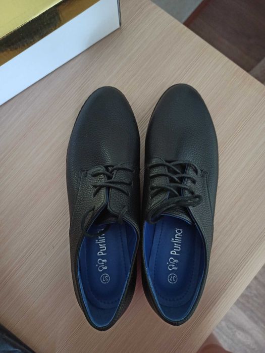 Женские туфли на шнурках 37-38 р