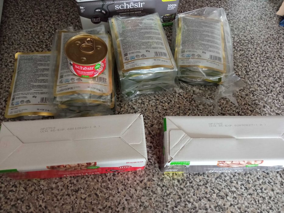 Comida húmida de gato Schesir atum com choco dourada robalo 85g