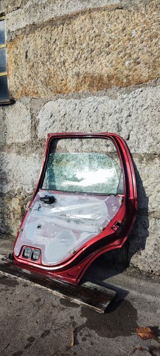 Portas do lado direito e traseira de Opel corsa b