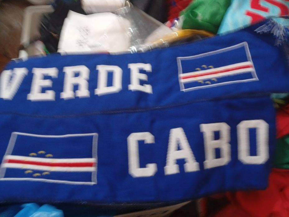 Novos cachecóis de apoio a Portugal e Cabo verde