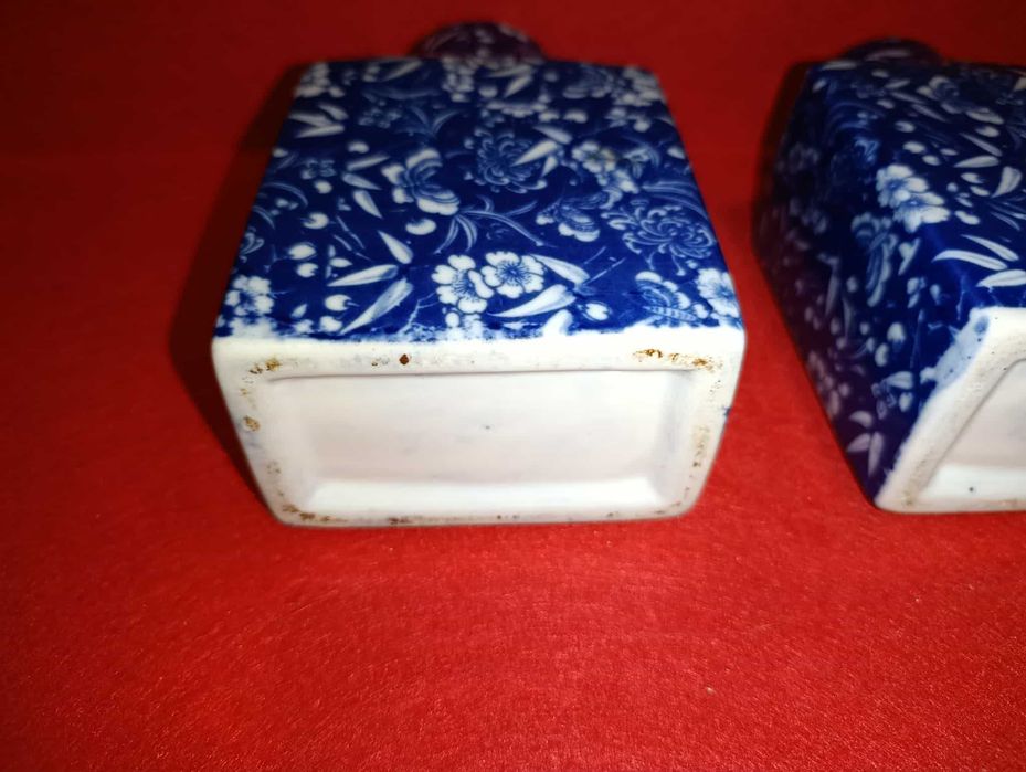 2 Porcelain Tea Jars433224022942689285