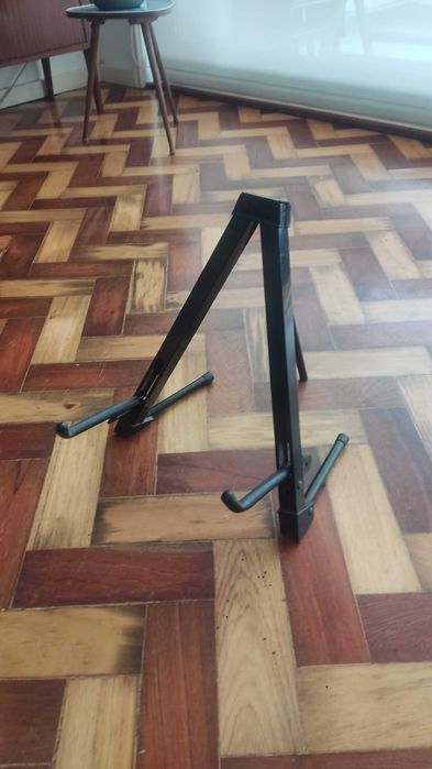 Suporte de chão para guitarra