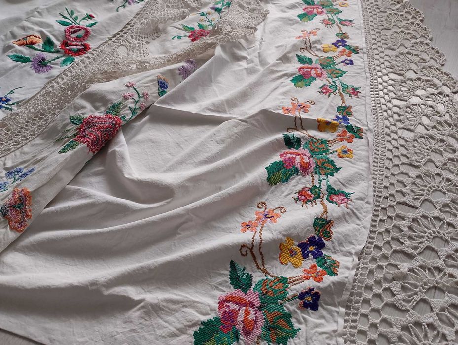 Продам все разом рушники, вишиті простирадла, вишивка