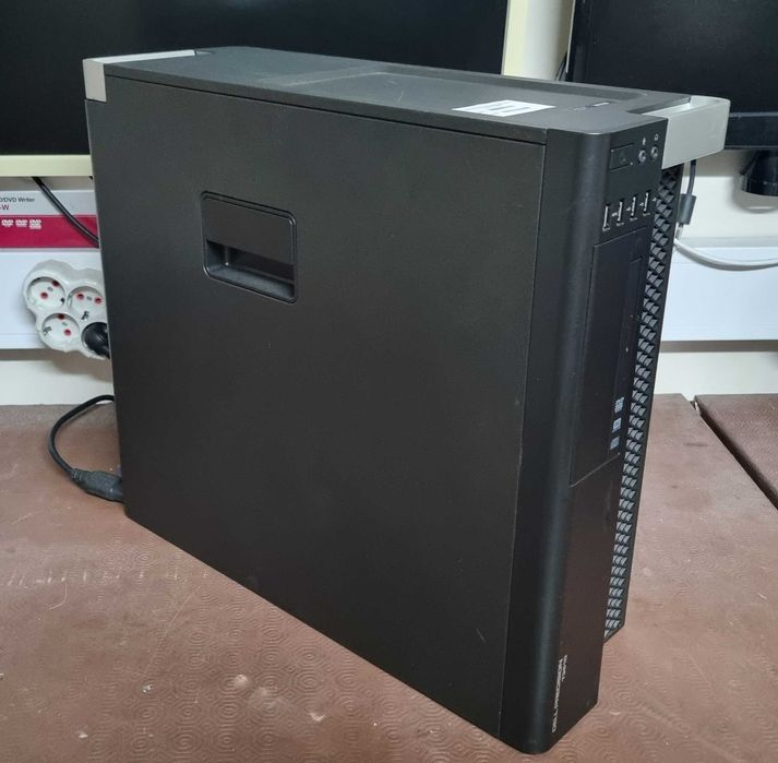 Dell T3610 / Xeon E5-1620 v2 / 32GB / 256SSD / Quadro K4000