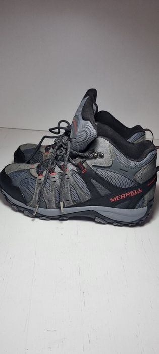 Merrell 42.          .