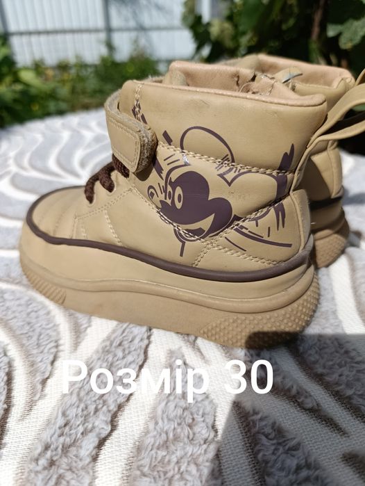 Взуття для дівчинки