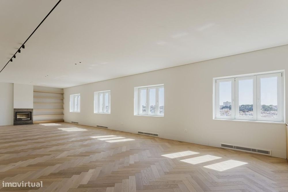 Penthouse T5 com vista, Campo Mártires da Pátria, Lisboa