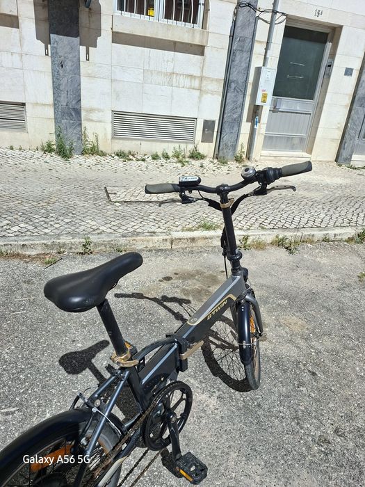 Bicicleta eléctrica dobrável