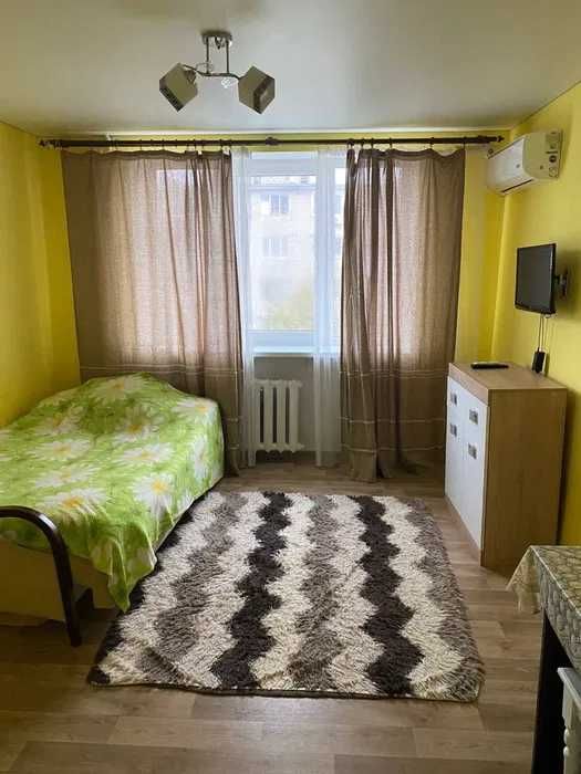 Продам квартиру малосімейного типу в центрі  міста